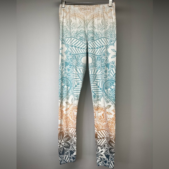 2018 Miss Hooters International Pageant Competitor Leggings - Picture 13 of 13